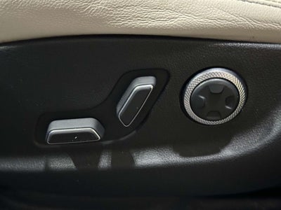 2022 Genesis GV70 2.5T Select