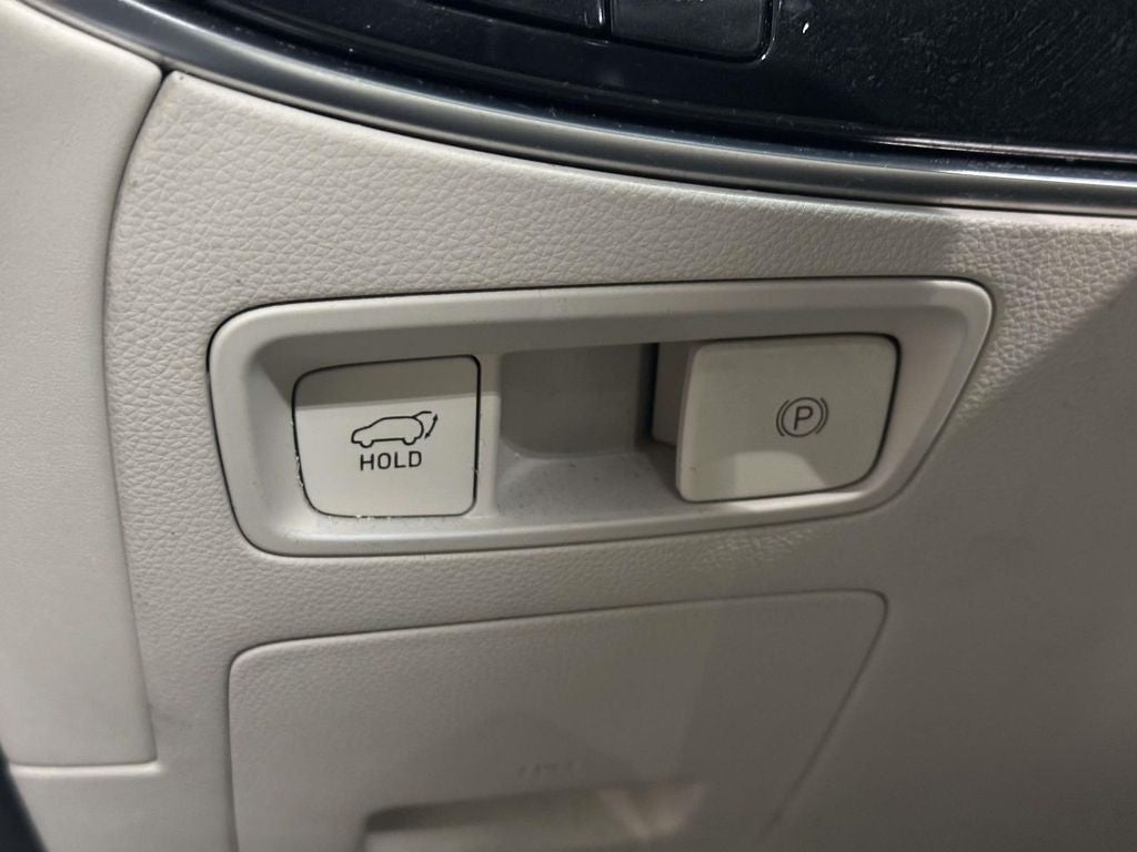 2022 Genesis GV70 2.5T Select