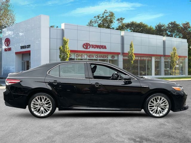 2018 Toyota Camry Hybrid LE