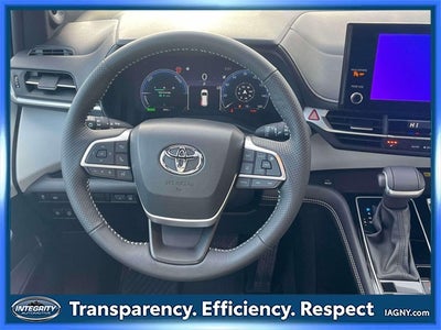 2025 Toyota Sienna XSE 7 Passenger