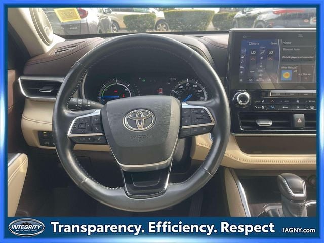 2021 Toyota Highlander Hybrid Platinum