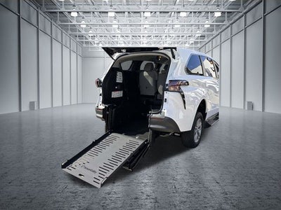 2026 Toyota Sienna LE Mobility Van