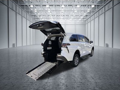 2026 Toyota Sienna LE Mobility Van