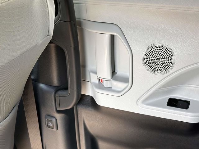 2026 Toyota Sienna LE Mobility Van