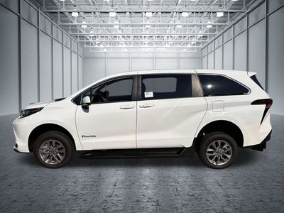2026 Toyota Sienna LE Mobility Van