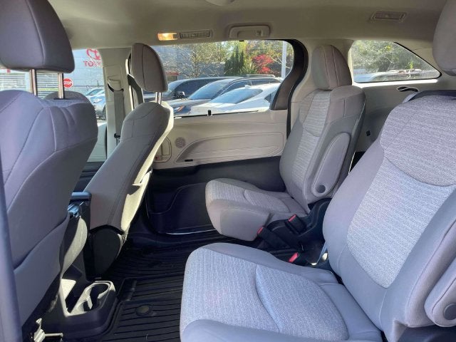 2024 Toyota Sienna LE 8 Passenger