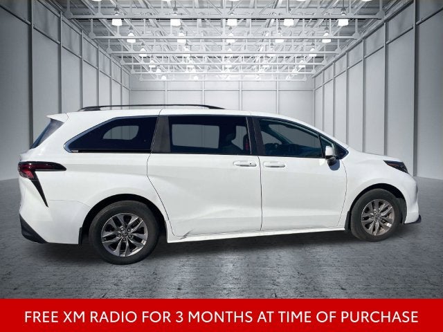 2024 Toyota Sienna LE 8 Passenger