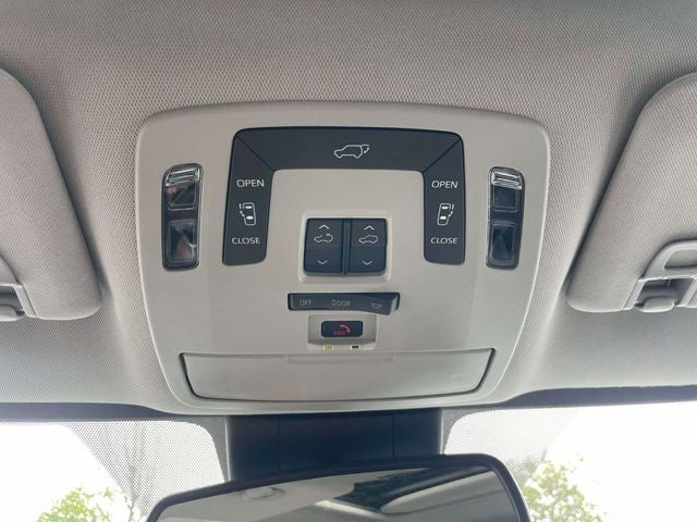 2024 Toyota Sienna XLE 8 Passenger