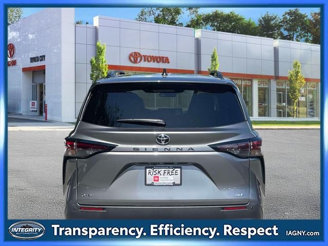 2026 Toyota Sienna XLE 8 Passenger