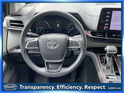 2023 Toyota Sienna XLE 8 Passenger