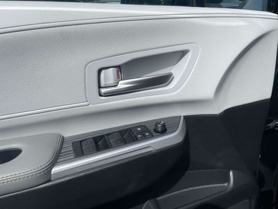 2025 Toyota Sienna XLE 8 Passenger