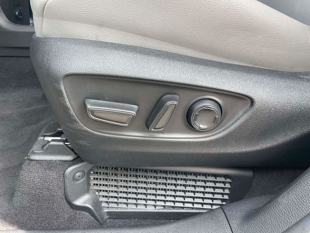 2025 Toyota Sienna XLE 8 Passenger