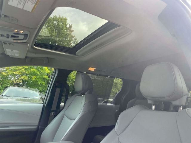2025 Toyota Sienna XLE 8 Passenger