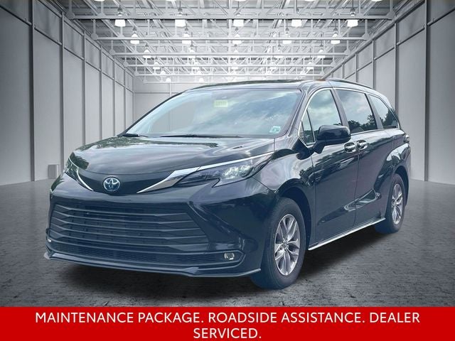 2025 Toyota Sienna XLE 8 Passenger