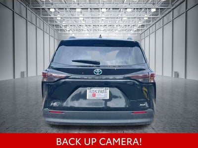 2025 Toyota Sienna XLE 8 Passenger