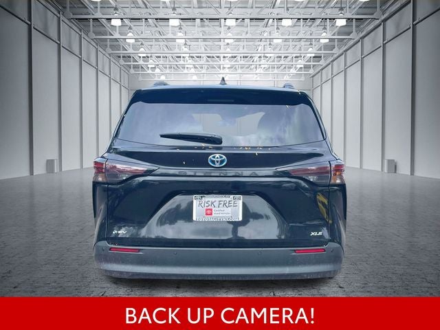 2025 Toyota Sienna XLE 8 Passenger