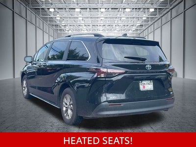 2025 Toyota Sienna XLE 8 Passenger