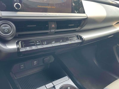 2025 Toyota Prius LE