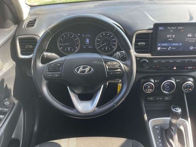 2022 Hyundai Venue SEL