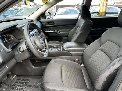 2024 Nissan Pathfinder S