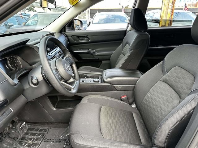 2024 Nissan Pathfinder S