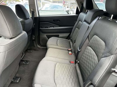 2024 Nissan Pathfinder S