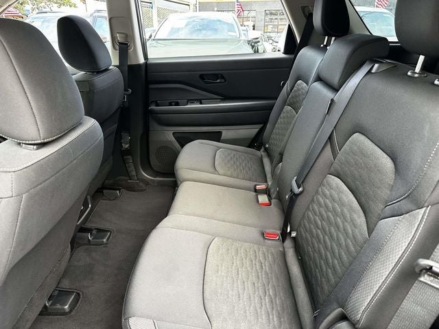 2024 Nissan Pathfinder S