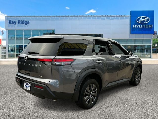 2024 Nissan Pathfinder S