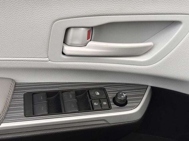 2026 Toyota Sienna LE Mobility 8 Passenger