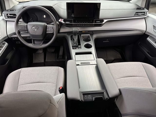 2026 Toyota Sienna LE Mobility 8 Passenger