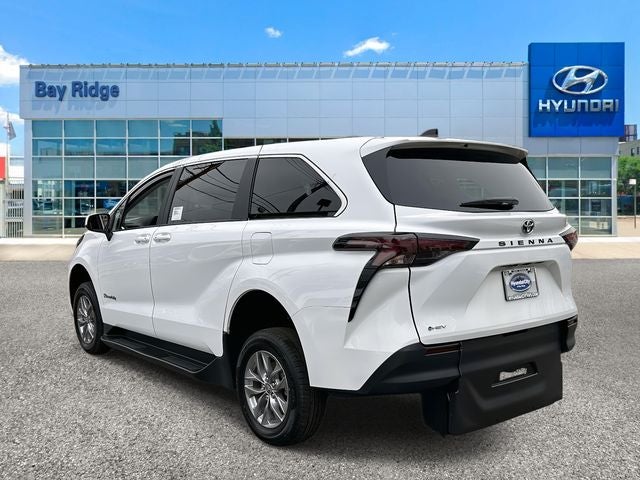 2026 Toyota Sienna Mobility LE 8 Passenger