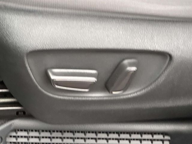 2025 Toyota Sienna Mobility LE 8 Passenger