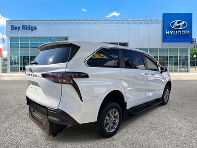 2026 Toyota Sienna LE 8 Passenger Mobility Van Taxi Ready