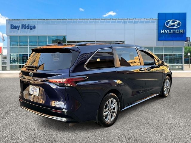 2022 Toyota Sienna Limited 7 Passenger