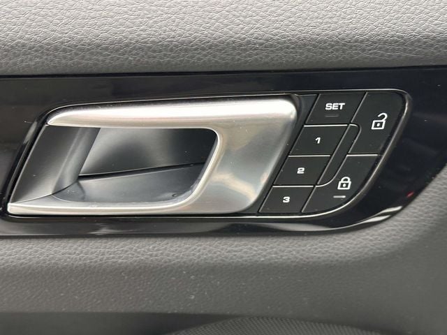 2023 Porsche Cayenne Base