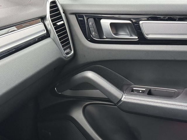 2023 Porsche Cayenne Base