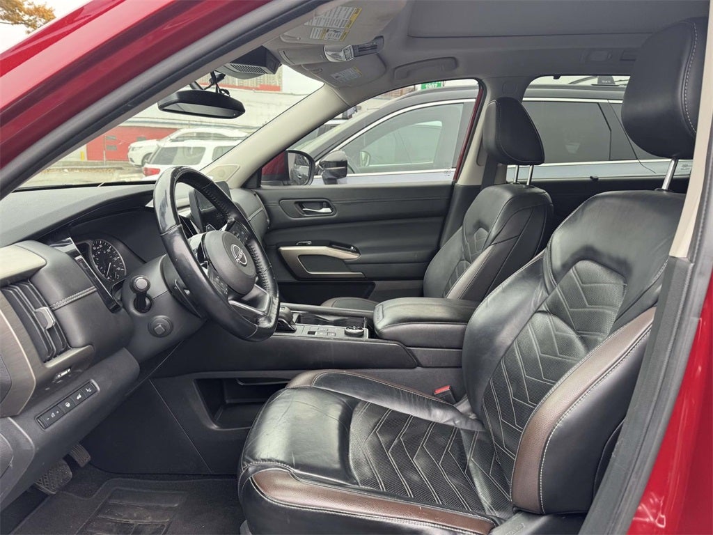 2022 Nissan Pathfinder Platinum