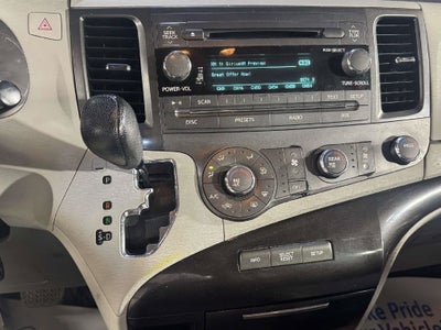 2012 Toyota Sienna LE 8 Passenger