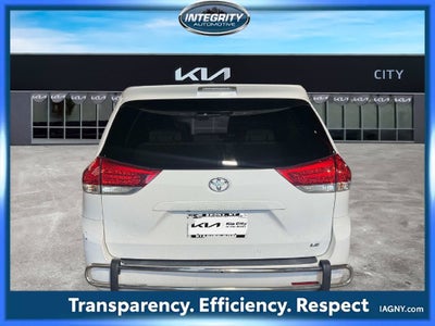 2012 Toyota Sienna LE 8 Passenger