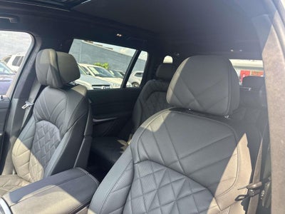 2025 BMW X7 xDrive40i