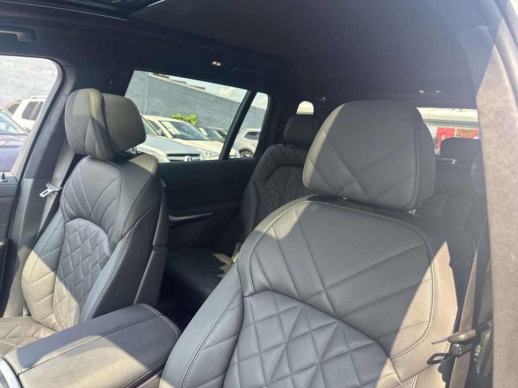 2025 BMW X7 xDrive40i