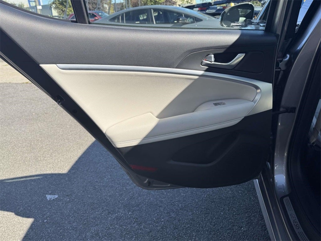 2025 Genesis G70 2.5T