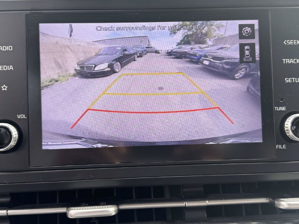 2022 Kia Carnival LX