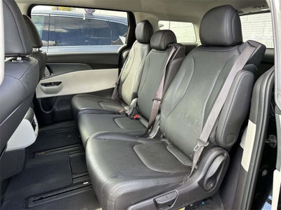 2023 Kia Carnival LX