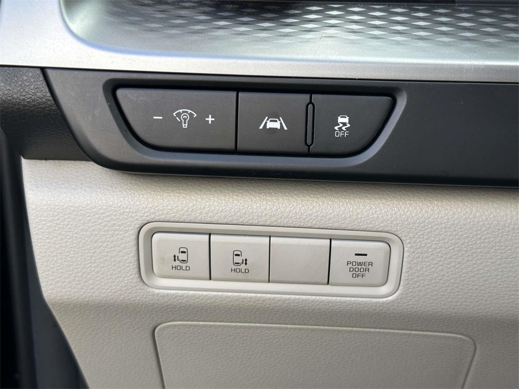 2023 Kia Carnival LX