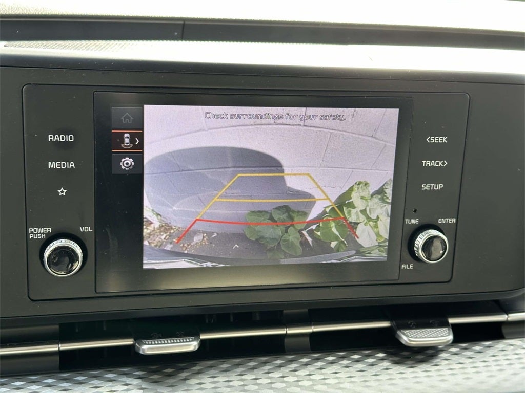 2023 Kia Carnival LX