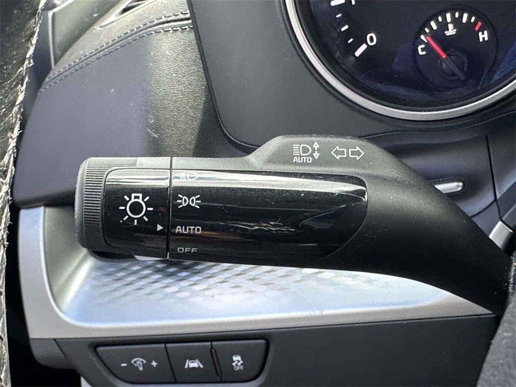 2023 Kia Carnival LX